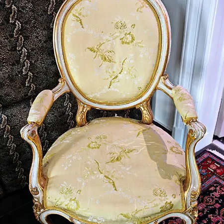 Luxury Model * Βουδαπέστη