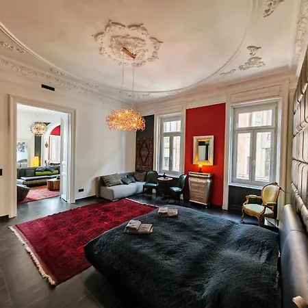 Luxury Model Budapest