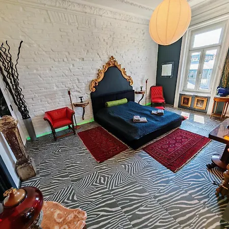 Luxury Model Boedapest