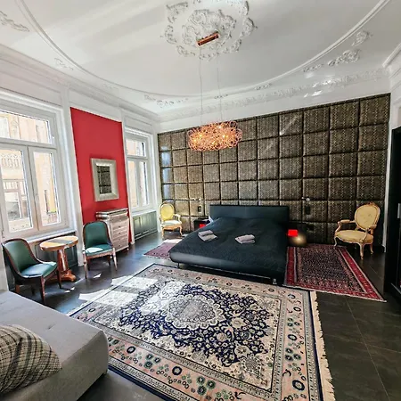 Luxury Model Budapest